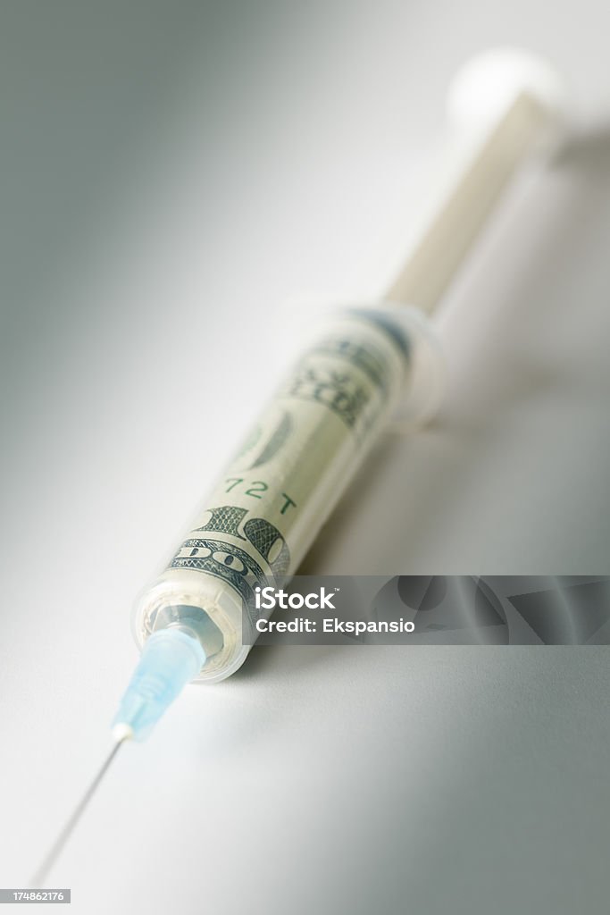 미국 달러 현금 주입형에 주사기 - 로열티 프리 성형수술 스톡 사진