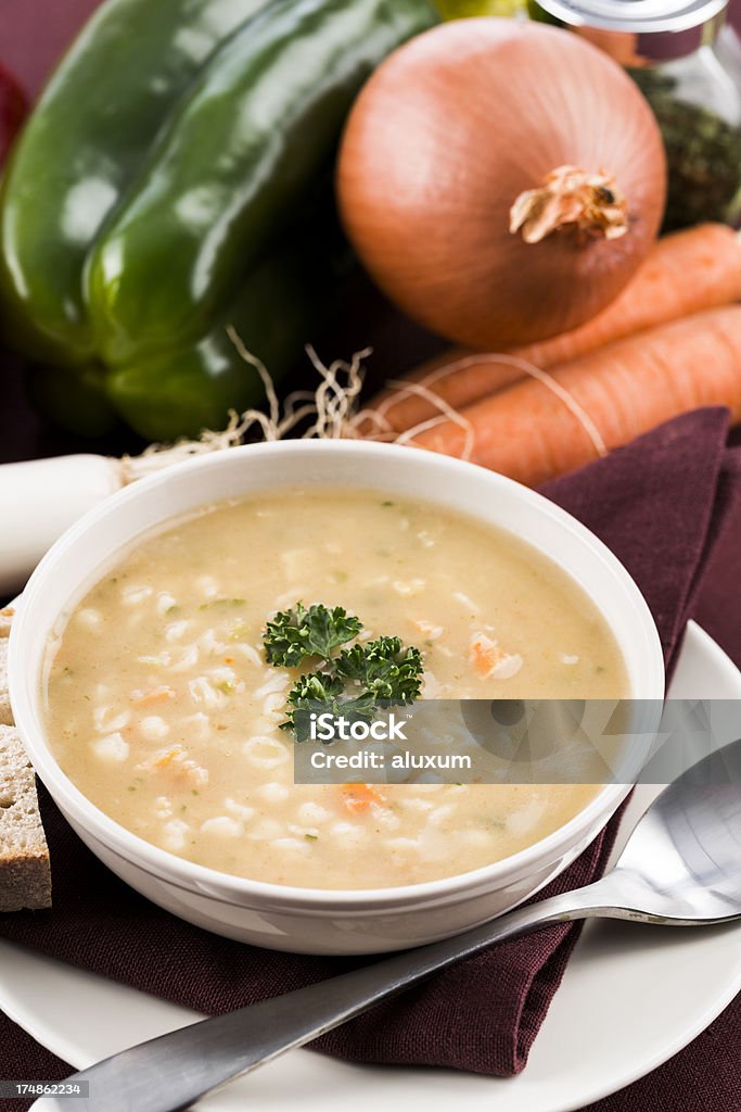 Куриный суп с лапшой - Стоковые фото Без людей роялти-фри