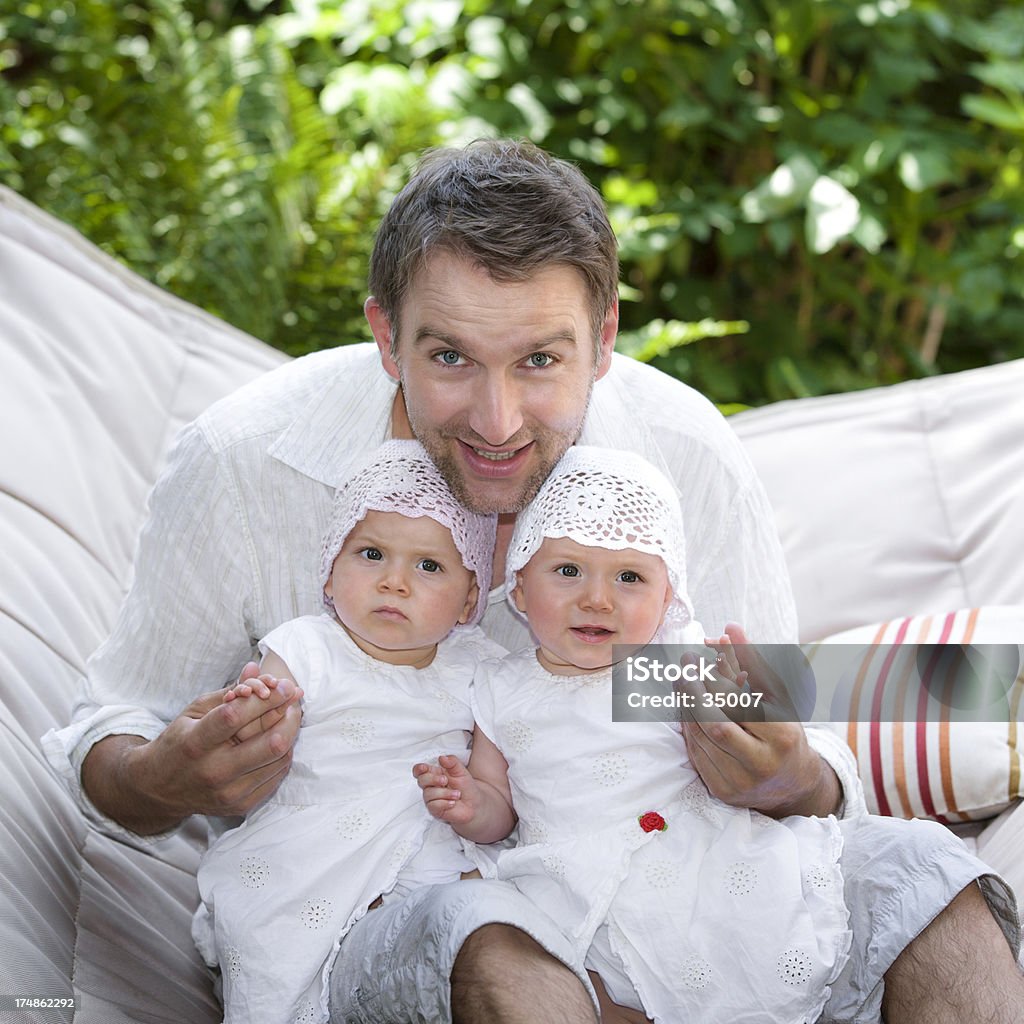 Père et lits jumeaux - Photo de Adulte libre de droits