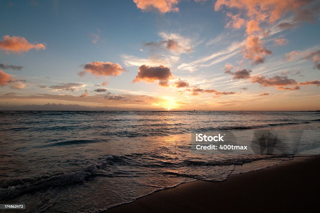 Piękny zachód słońca nad Ocean Spokojny - Zbiór zdjęć royalty-free (Bez ludzi)
