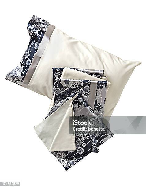 Linens - Fotografias de stock e mais imagens de Cobertor - Cobertor, Figura para recortar, Dobrado