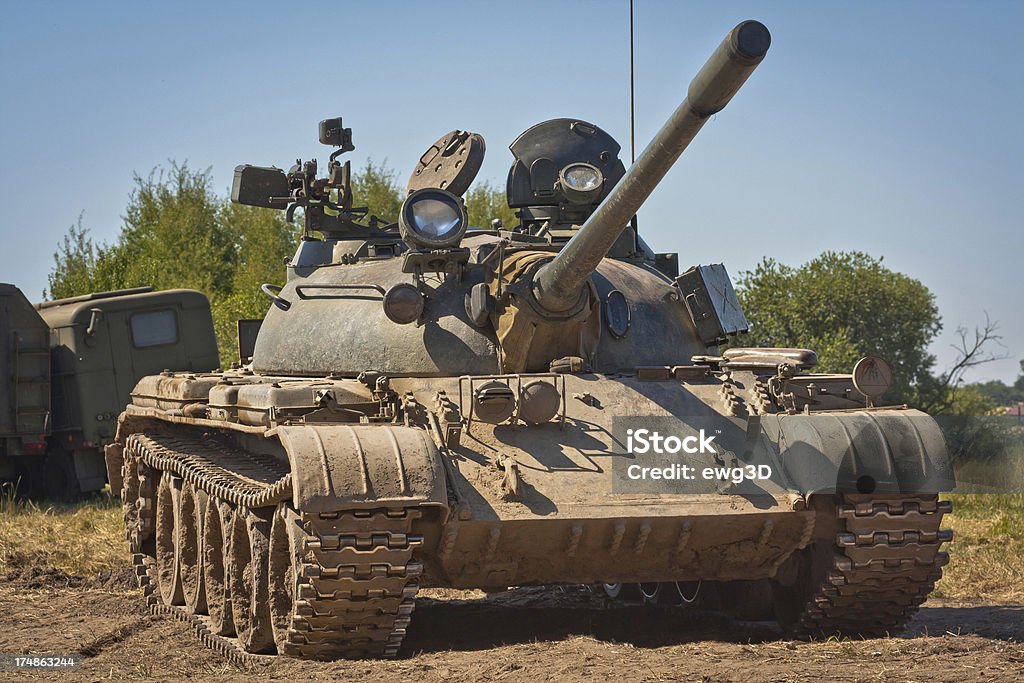Old tanque T-55 - Foto de stock de Tanque libre de derechos