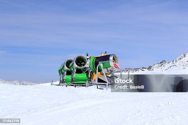 Snow Kanonen An Der Skiresort Stockfoto und mehr Bilder von Alpen - Alpen, Berggipfel, Bundesland Tirol