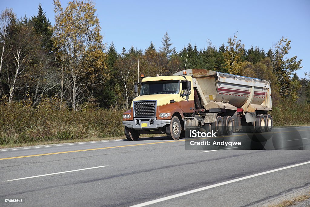 Semi Camion-benne - Photo de Semi-remorque libre de droits