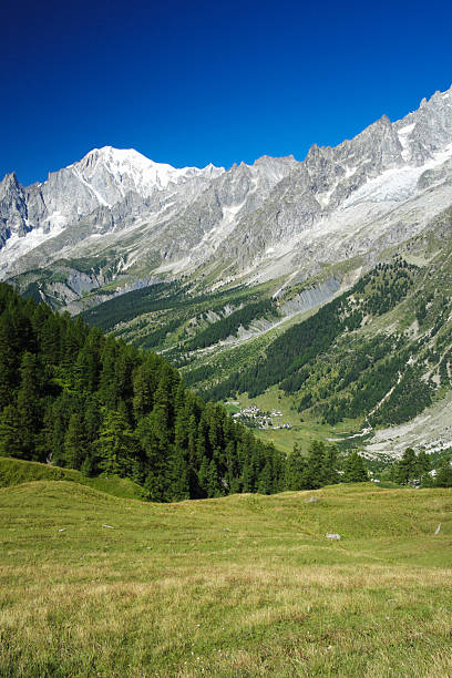 istock Mountain Landscape in the Alps 174863672