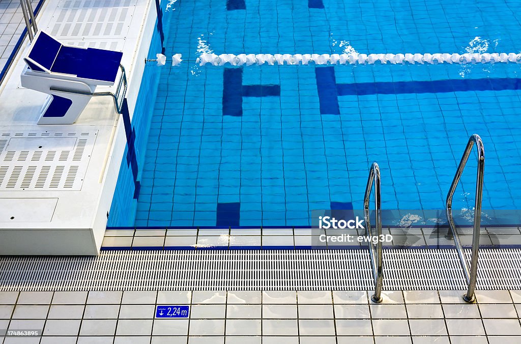 Swimmingpool in Wettkampfgröße - Lizenzfrei Aktivitäten und Sport Stock-Foto