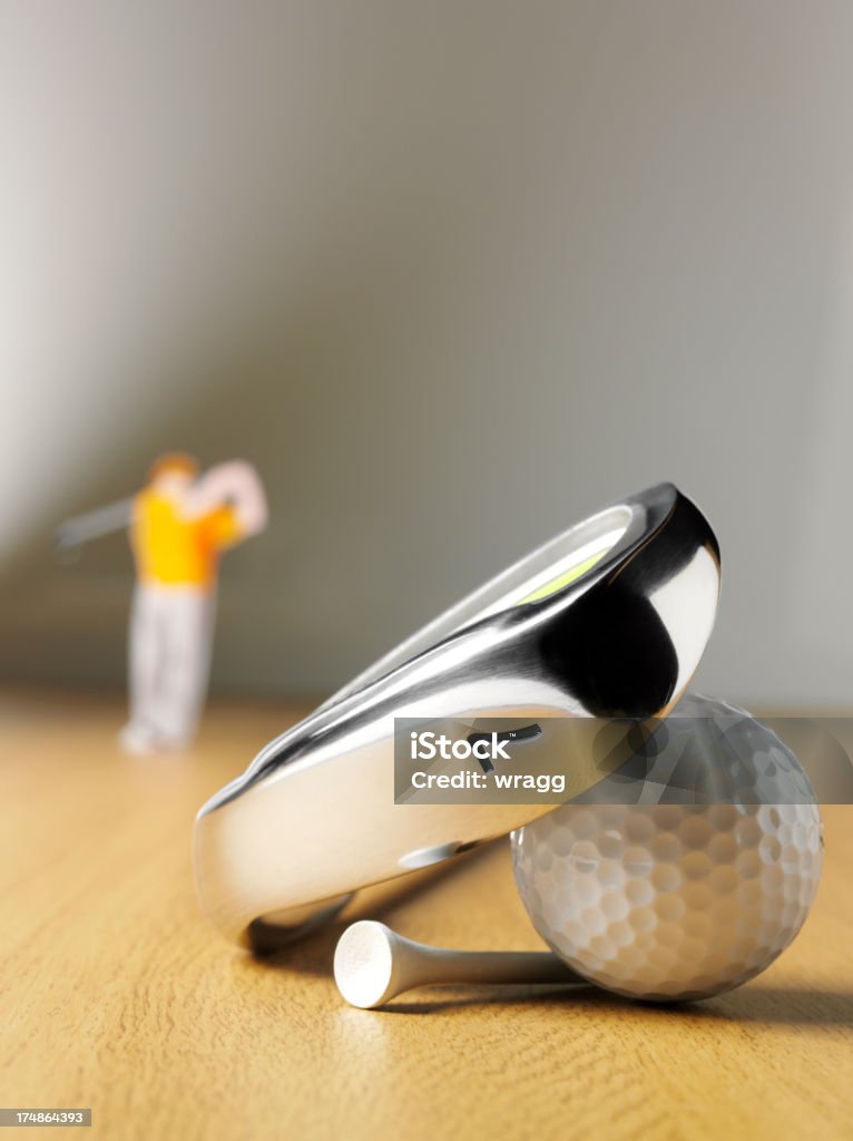 Club de Golf et Tee-shirt avec un ballon & le Golf - Photo de Balle de golf libre de droits