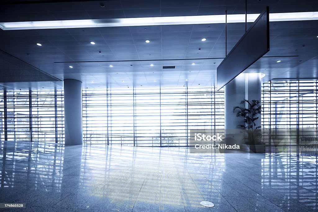 windows in un edificio moderno aeroporto - Foto stock royalty-free di Acciaio