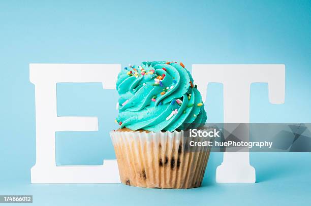 Essen Cupcake Stockfoto und mehr Bilder von Alphabet - Alphabet, Blau, Blauer Hintergrund