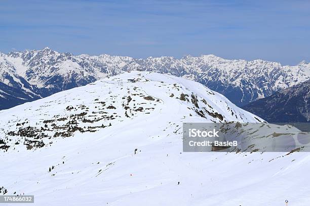 Schöne Winter Landschaft Stockfoto und mehr Bilder von Alpen - Alpen, Aussicht genießen, Berg