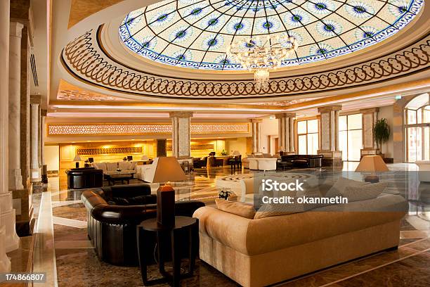 Lobby Do Hotel - Fotografias de stock e mais imagens de Aconchegante - Aconchegante, Bege, Cadeira de Braços