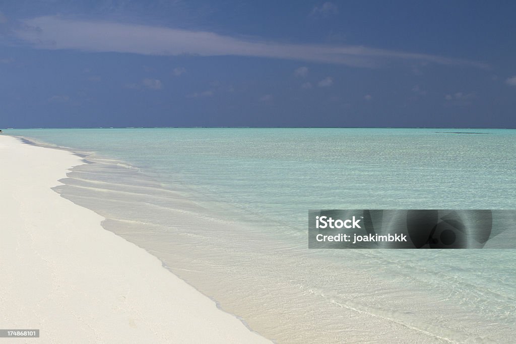 Maldive spiaggia di sabbia bianca - Foto stock royalty-free di Acqua