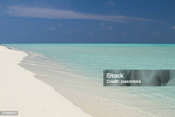 Maldive Spiaggia Di Sabbia Bianca - Fotografie stock e altre immagini di Acqua - Acqua, Ambientazione esterna, Ambientazione tranquilla
