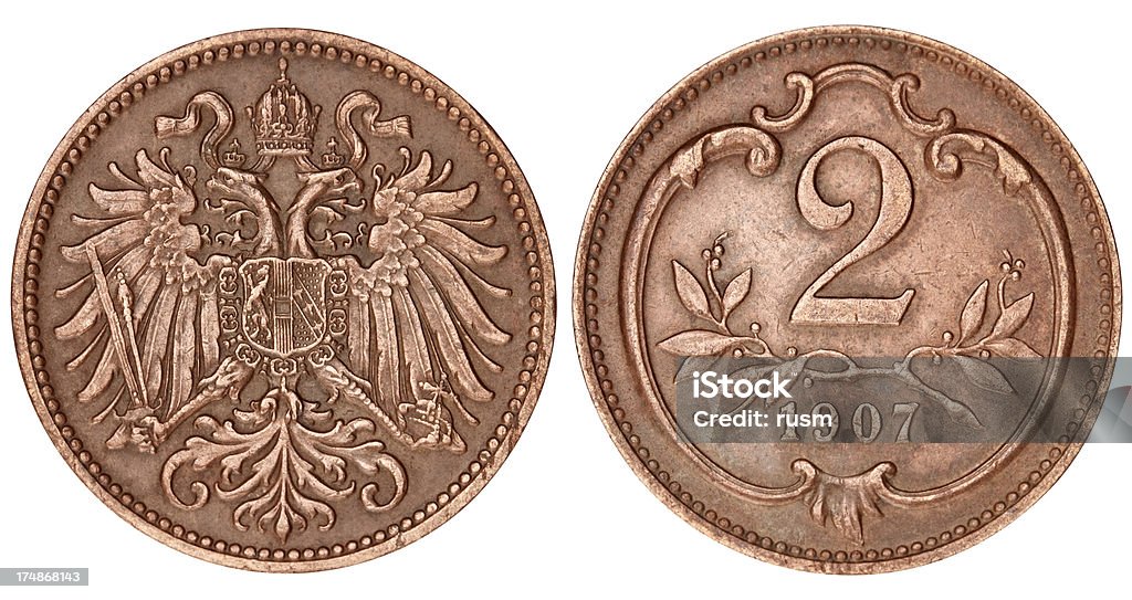 Vecchia moneta su sfondo bianco Austria - Foto stock royalty-free di Anno 1907