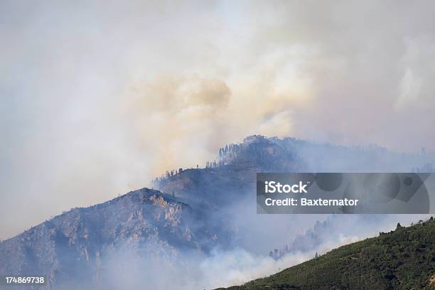 Incêndio Florestal - Fotografias de stock e mais imagens de Ao Ar Livre - Ao Ar Livre, Cadeia de Montanhas, Cordilheira - Montanha