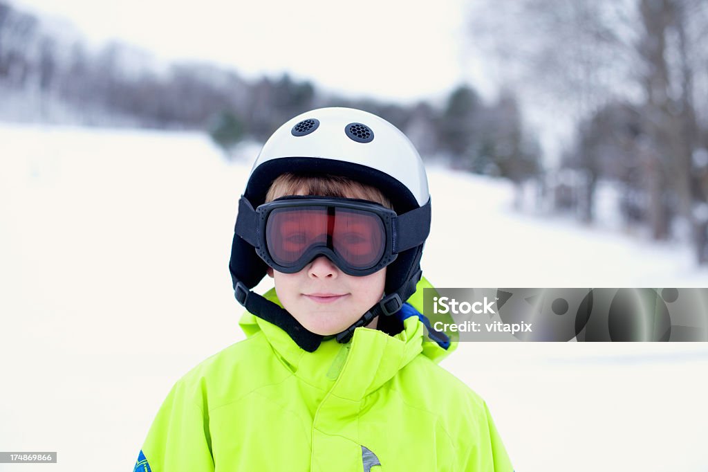 Pronto para arrasar nos declives - Foto de stock de Capacete - Equipamento royalty-free