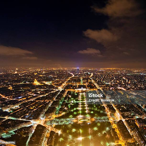 Campo De Marte Foto de stock y más banco de imágenes de Noche - Noche, París, Aire libre
