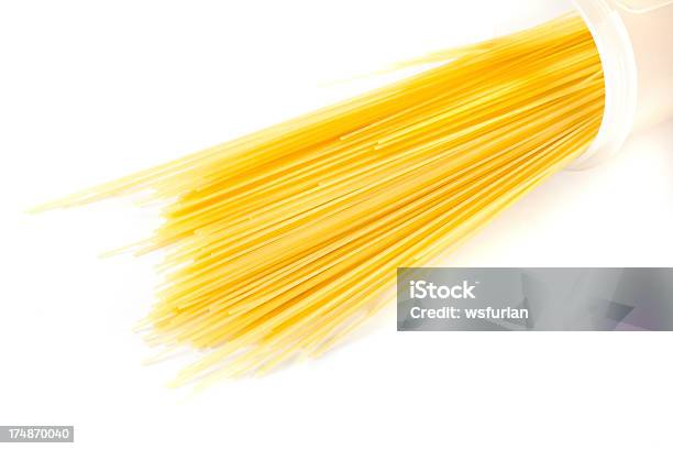 Spaghetti Stockfoto und mehr Bilder von Abnehmen - Abnehmen, Ausgedörrt, Bund