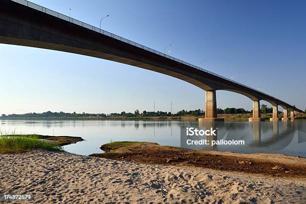 Tailandêslaos Amizade Bridge - Fotografias de stock e mais imagens de Anoitecer - Anoitecer, Ao Ar Livre, Arquitetura