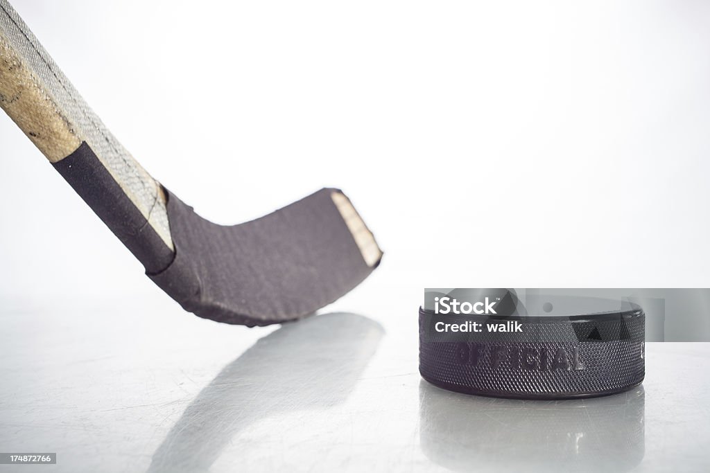 Crosse de Hockey & Puck - Photo de Crosse de hockey libre de droits