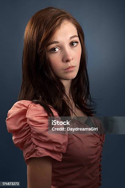 빈티지 세로는 젊은 여자 16-17 살에 대한 스톡 사진 및 기타 이미지 - 16-17 살, 갈색 눈, 갈색 머리