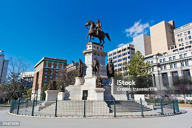 Estátua De George Washington Em Richmond Virgínia - Fotografias de stock e mais imagens de Ao Ar Livre - Ao Ar Livre, Azul, Bronze - Cores