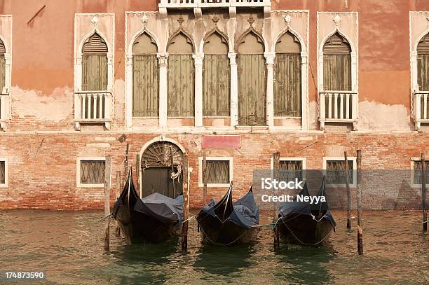 Gondole A Venezia - Fotografie stock e altre immagini di Acqua - Acqua, Ambientazione esterna, Architettura