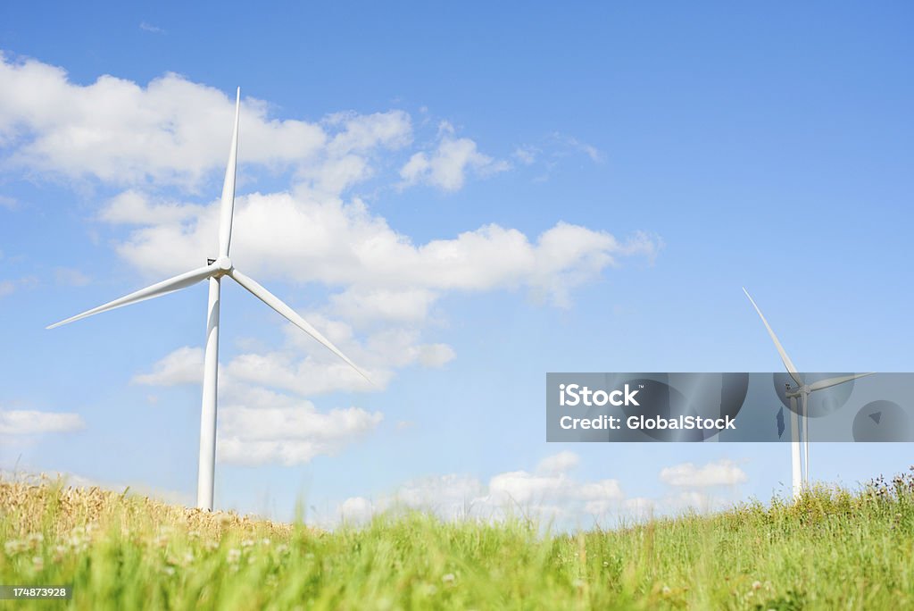 Accionado por naturaleza - Foto de stock de Aerogenerador libre de derechos