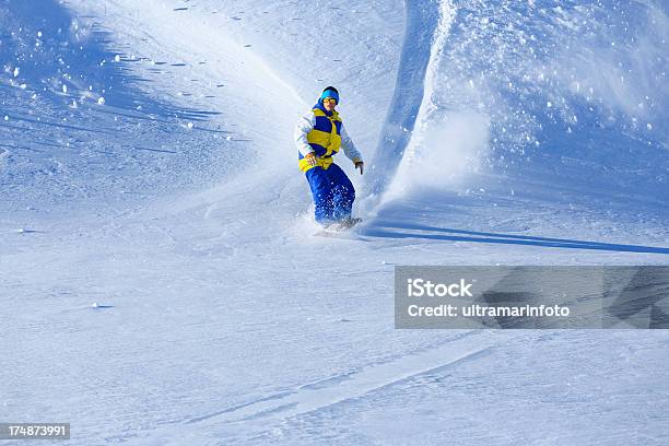 Extreme Snowboarden Stockfoto und mehr Bilder von Aktivitäten und Sport - Aktivitäten und Sport, Alpen, Anhöhe