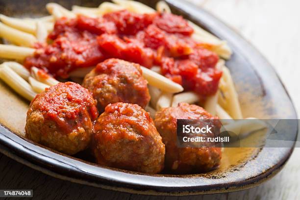 Italiano Meatballs - Fotografias de stock e mais imagens de Almoço - Almoço, Almôndegas, Base - Comida e Bebida