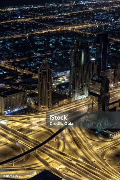 고속도로 인터체인지에서 두바이에서 0명에 대한 스톡 사진 및 기타 이미지 - 0명, 거리, 건물 외관