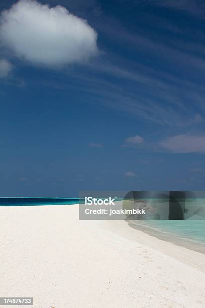 Maldive Un Paradiso Di Spiaggia Di Sabbia Bianca - Fotografie stock e altre immagini di Acqua - Acqua, Ambientazione esterna, Ambientazione tranquilla