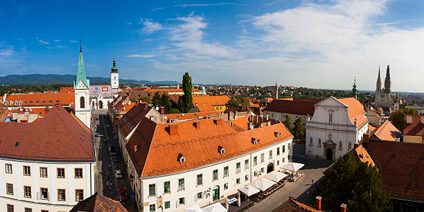 panorama zagrzeb - local landmark old town skyline cathedral zdjęcia i obrazy z banku zdjęć