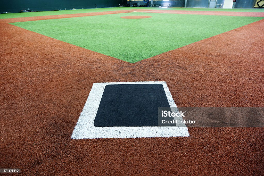 Indoor campo de basebol com vista da placa de Casa - Royalty-free Forma de Diamante Foto de stock