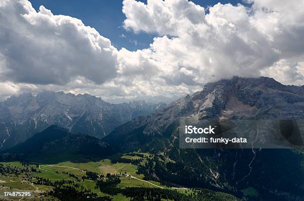 イタリアのアルプスの雲 - イタリアのストックフォトや画像を多数ご用意 - イタリア, イタリア文化, カラー画像