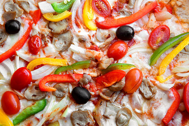 pizza végétarienne - fast food italian culture studio shot macro photos et images de collection