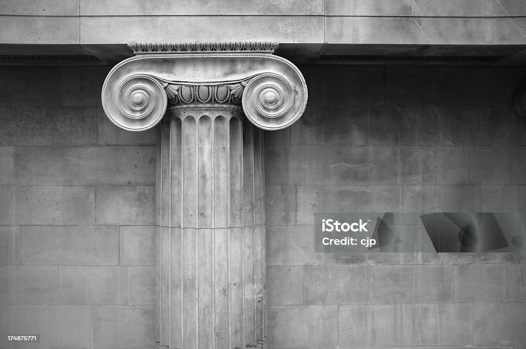 Iónica Capital de la columna - Foto de stock de Blanco y negro libre de derechos