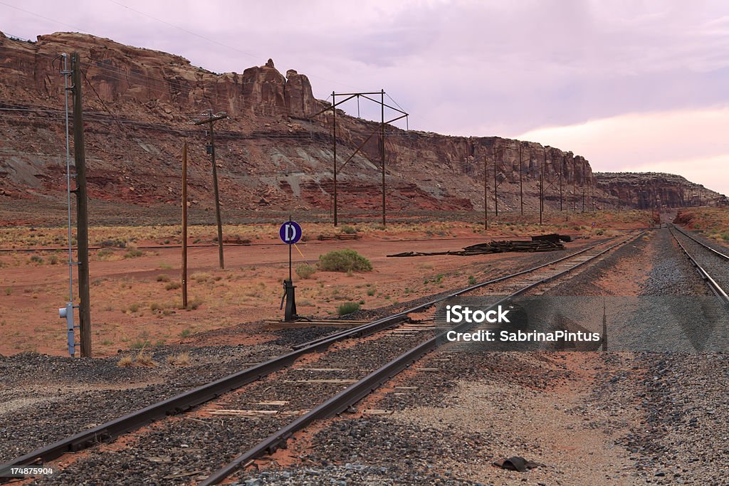 Eisenbahn durch canyons - Lizenzfrei Abenddämmerung Stock-Foto