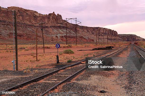 Eisenbahn Durch Canyons Stockfoto und mehr Bilder von Abenddämmerung - Abenddämmerung, Abenteuer, Alterungsprozess