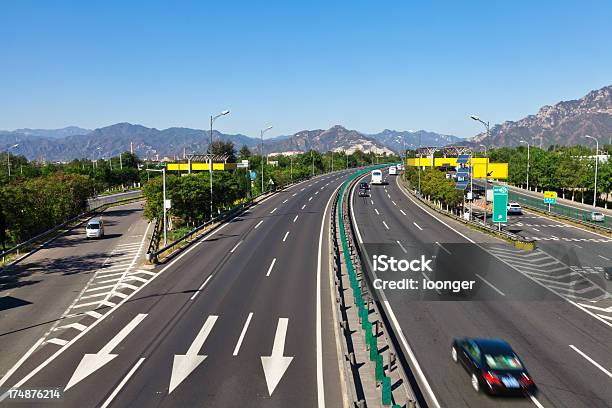 Foto de Expressway e mais fotos de stock de Amarelo - Amarelo, Autoestrada, Azul