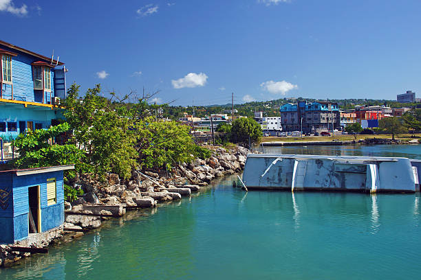 falmouth, à montego bay en jamaïque - falmouth jamaica photos et images de collection