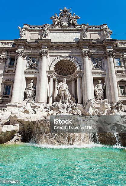 Foto de Fontana Di Trevi Em Roma Itália e mais fotos de stock de Antiguidades - Antiguidades, Arcaico, Arquitetura