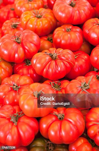 Cibo Verdure Pomodoro - Fotografie stock e altre immagini di Cibo - Cibo, Cibo salato, Composizione verticale