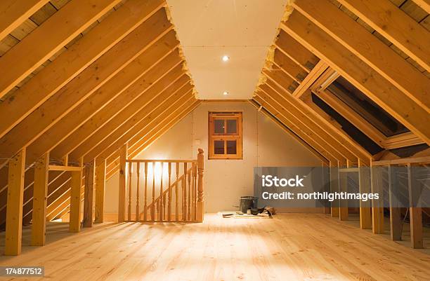 Foto de Convertido Sótão Espaço e mais fotos de stock de Mudança - Mudança, Sótão, Apartamento Tipo Loft