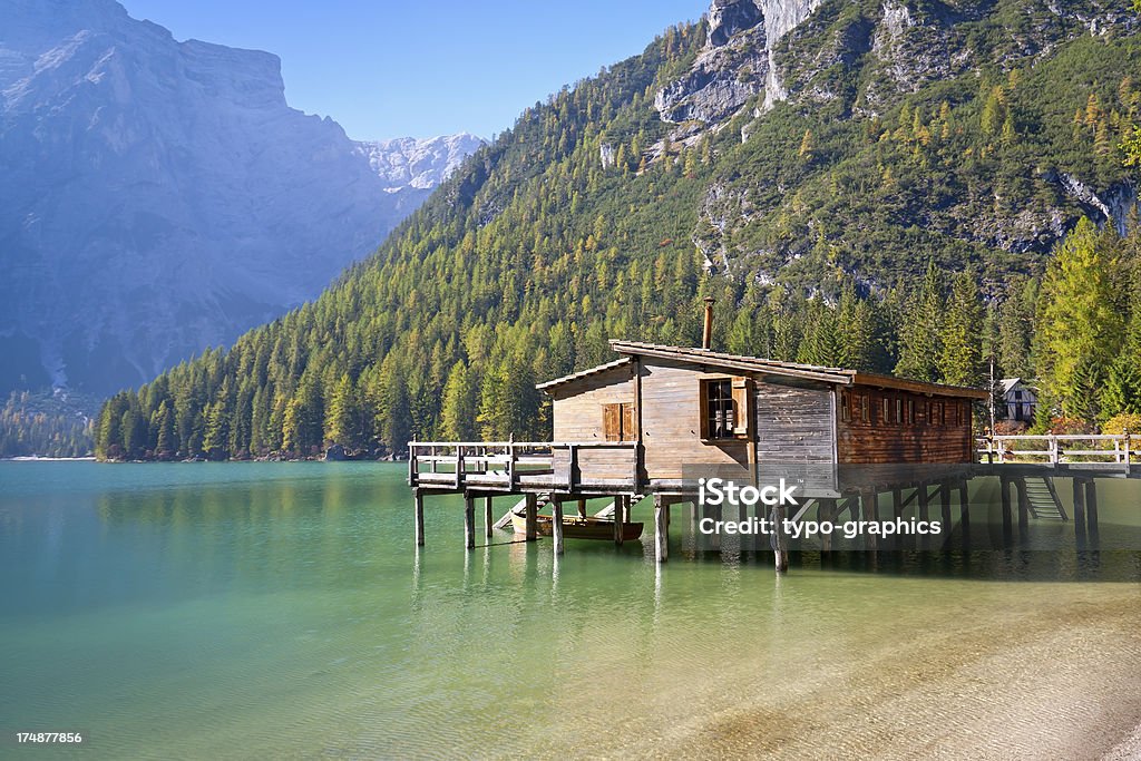 Lago de Braies Pragser Wildsee-di - Foto de stock de Agua libre de derechos