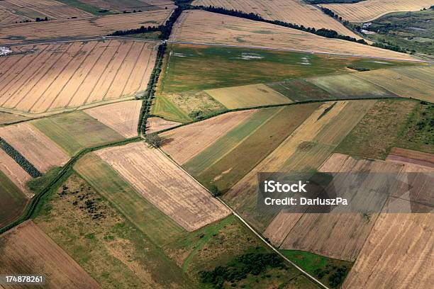 Foto Aérea De Tierras De Labranza Foto de stock y más banco de imágenes de Agricultura - Agricultura, Aire libre, Ajardinado