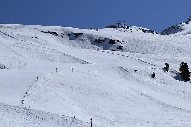 istock Hochzeiger ski resort 174878813