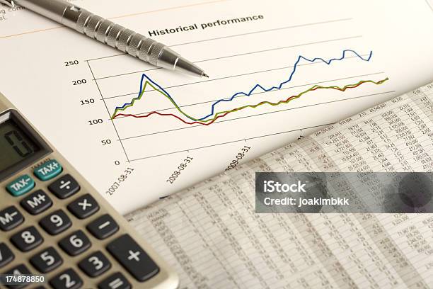 Mercato Azionario Grafico Di Analisi - Fotografie stock e altre immagini di Affari - Affari, Affari internazionali, Analizzare