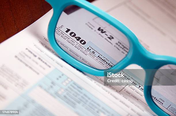 Preparación De Impuestos Foto de stock y más banco de imágenes de Archivar documentos - Archivar documentos, EE.UU., Formulario de impuestos