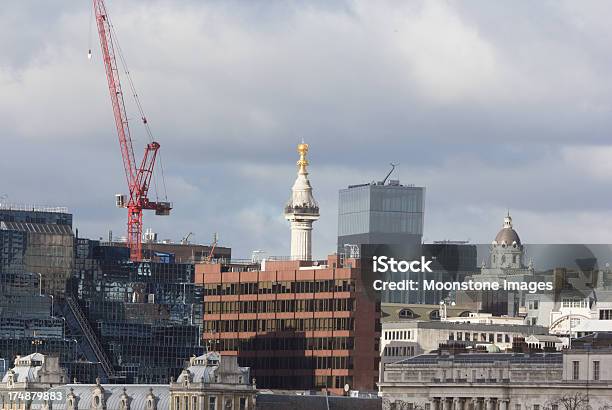 Das Monument In City Of London England Stockfoto und mehr Bilder von Monument zum Gedenken an den großen Brand von London - Monument zum Gedenken an den großen Brand von London, Architektonisches Detail, Architektur